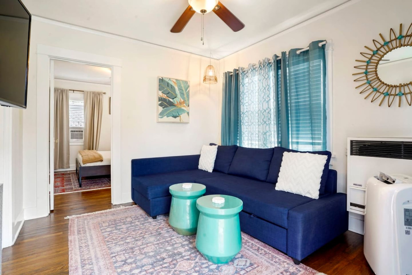 Adorable Quirky Hideaway BIG Private Enclosed Yard | Photo 2