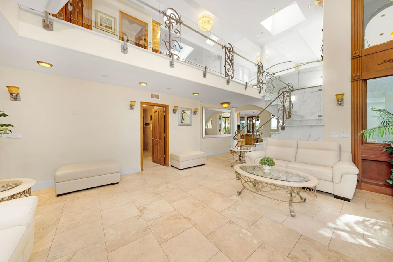 Family Luxurious Waterfront Escape 8