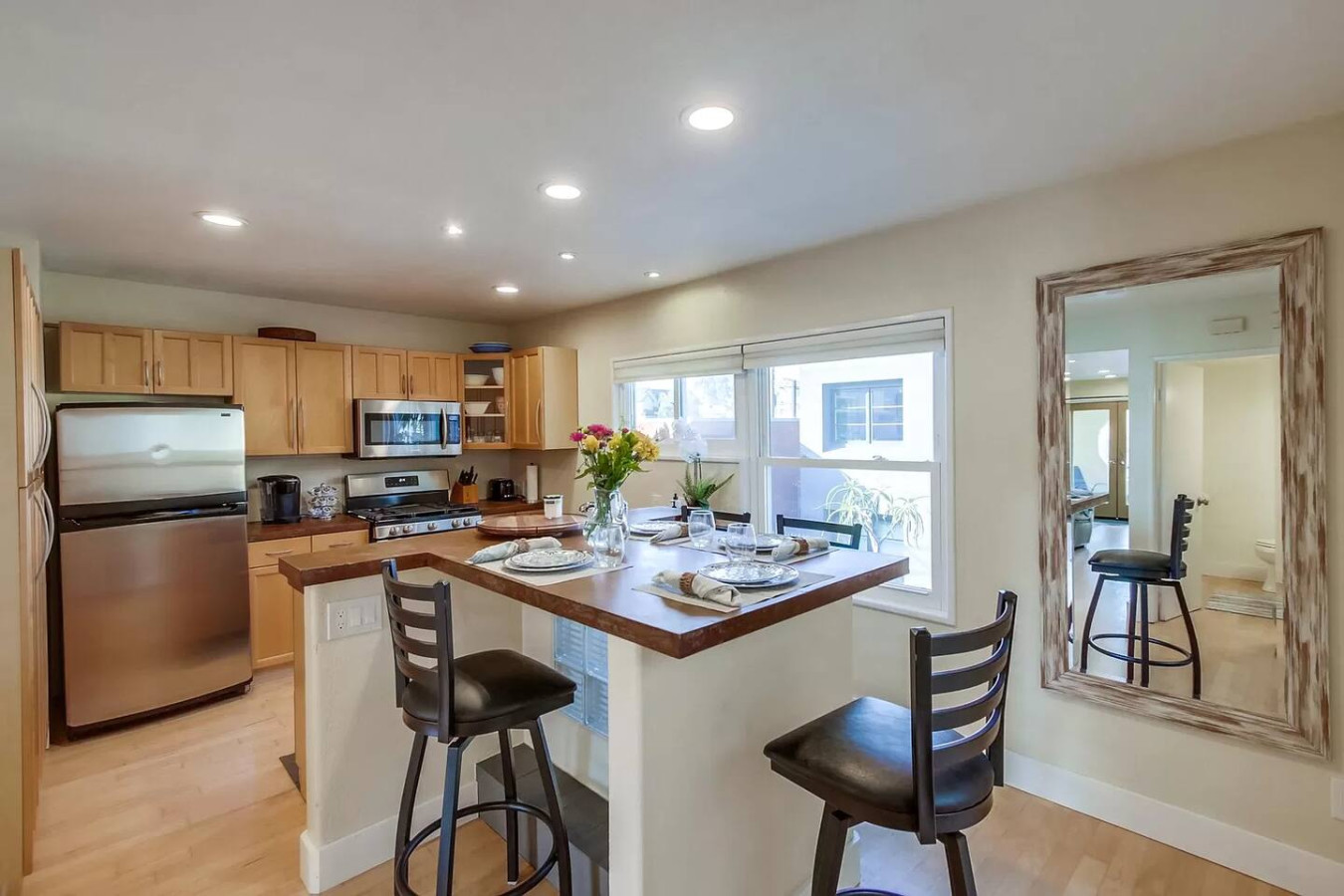 Sunny Mission Beach house, steps to Ocean & Bay! 3