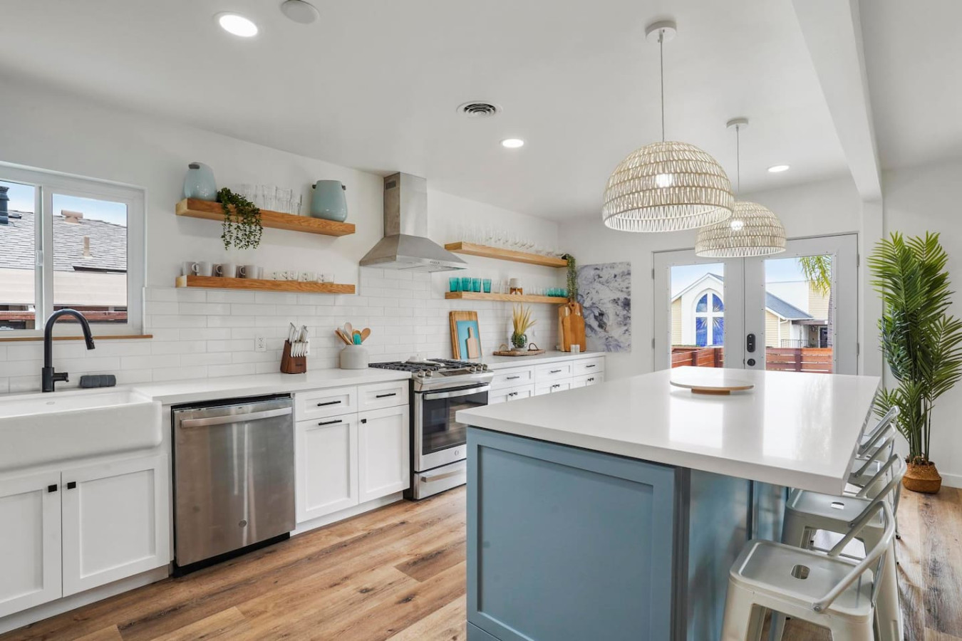 Ocean Beach 4BR Beach House W/ Parking 10
