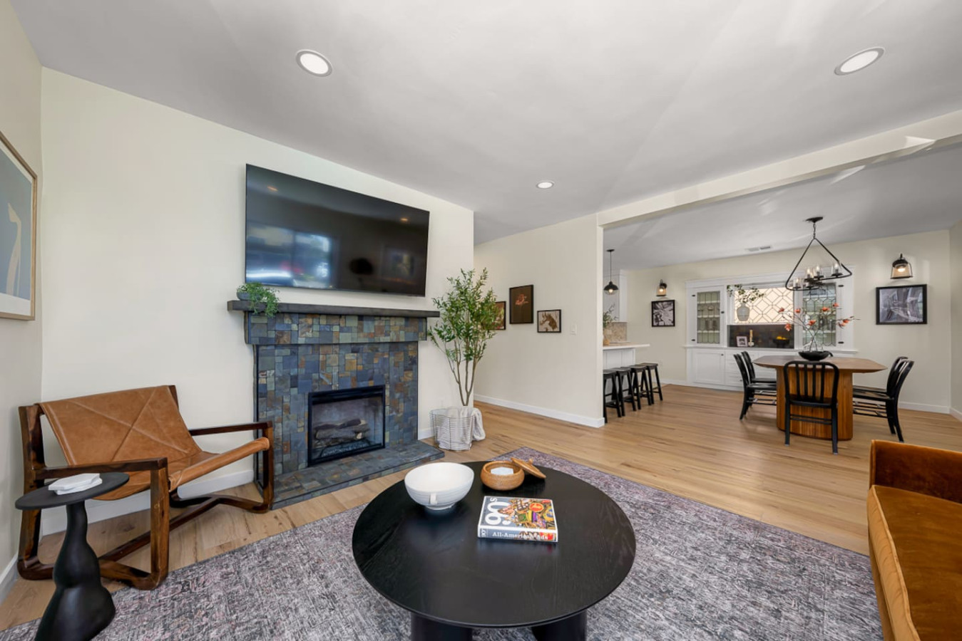 Modern & Stylish Mission Hills Neighborhood Escape