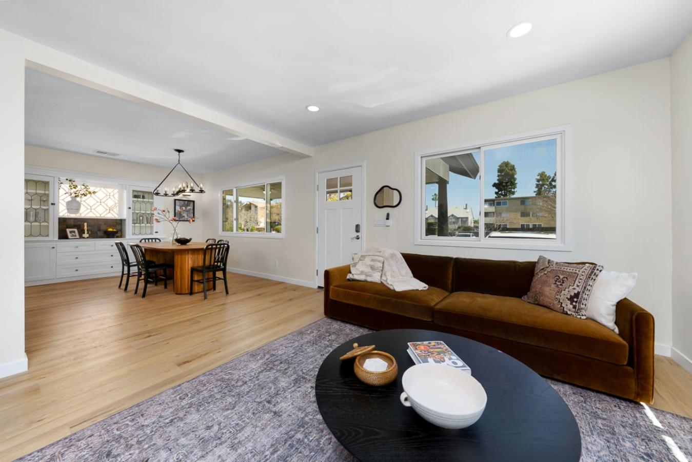 Modern & Stylish Mission Hills Neighborhood Escape | Photo 3