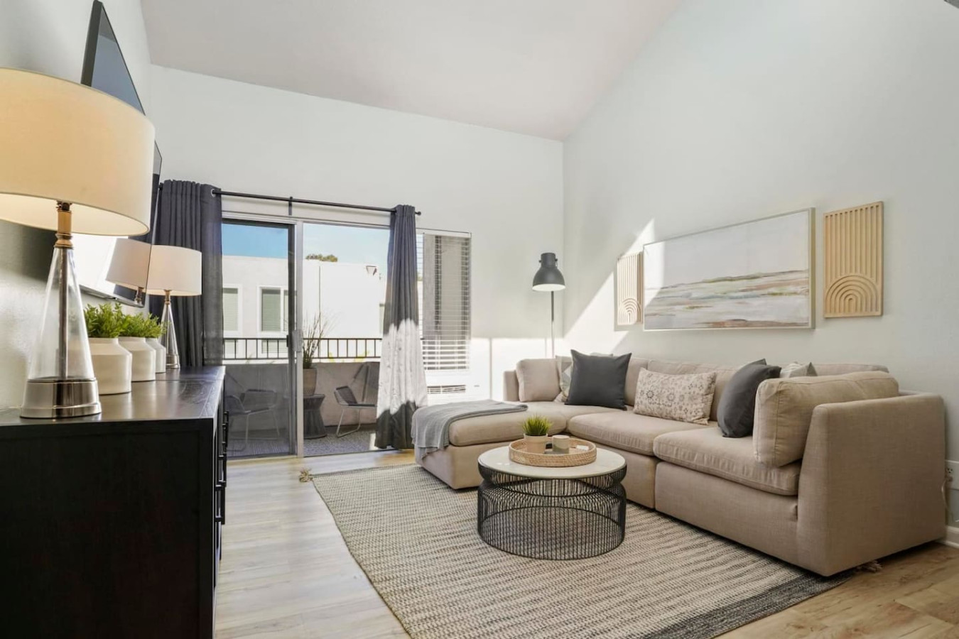 Relaxing Homey-Bright & Spacious | Photo 2