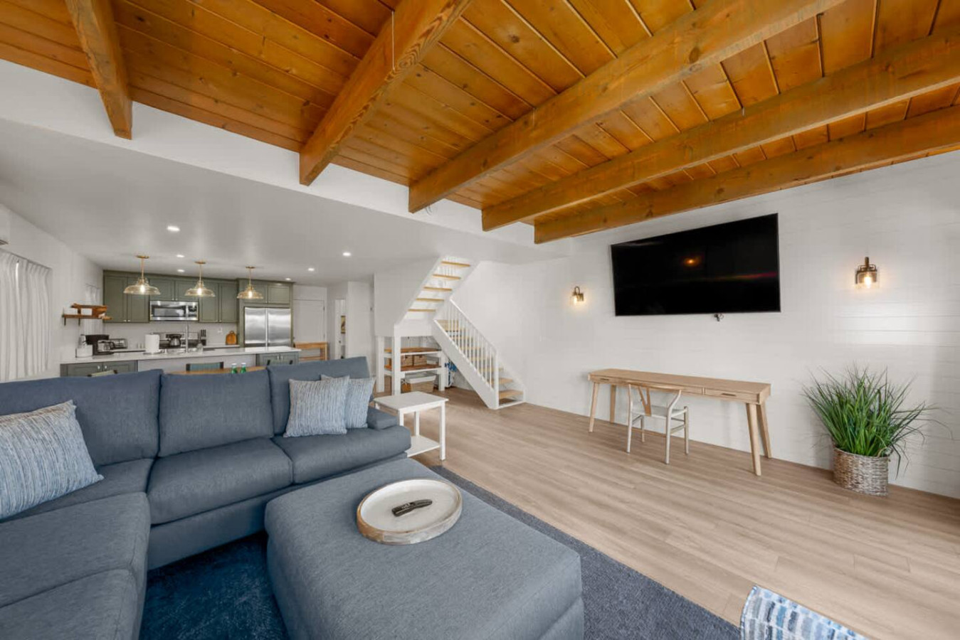 Beautiful Beachside Bliss | Photo 2