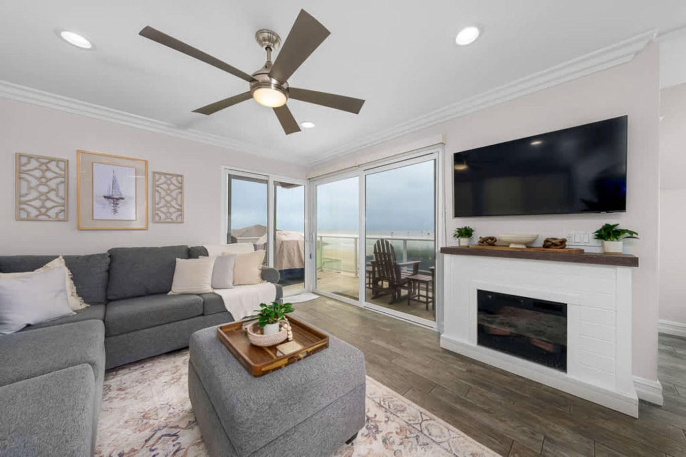 Stunning Ocean Views Rooftop Deck w/ Parking 4