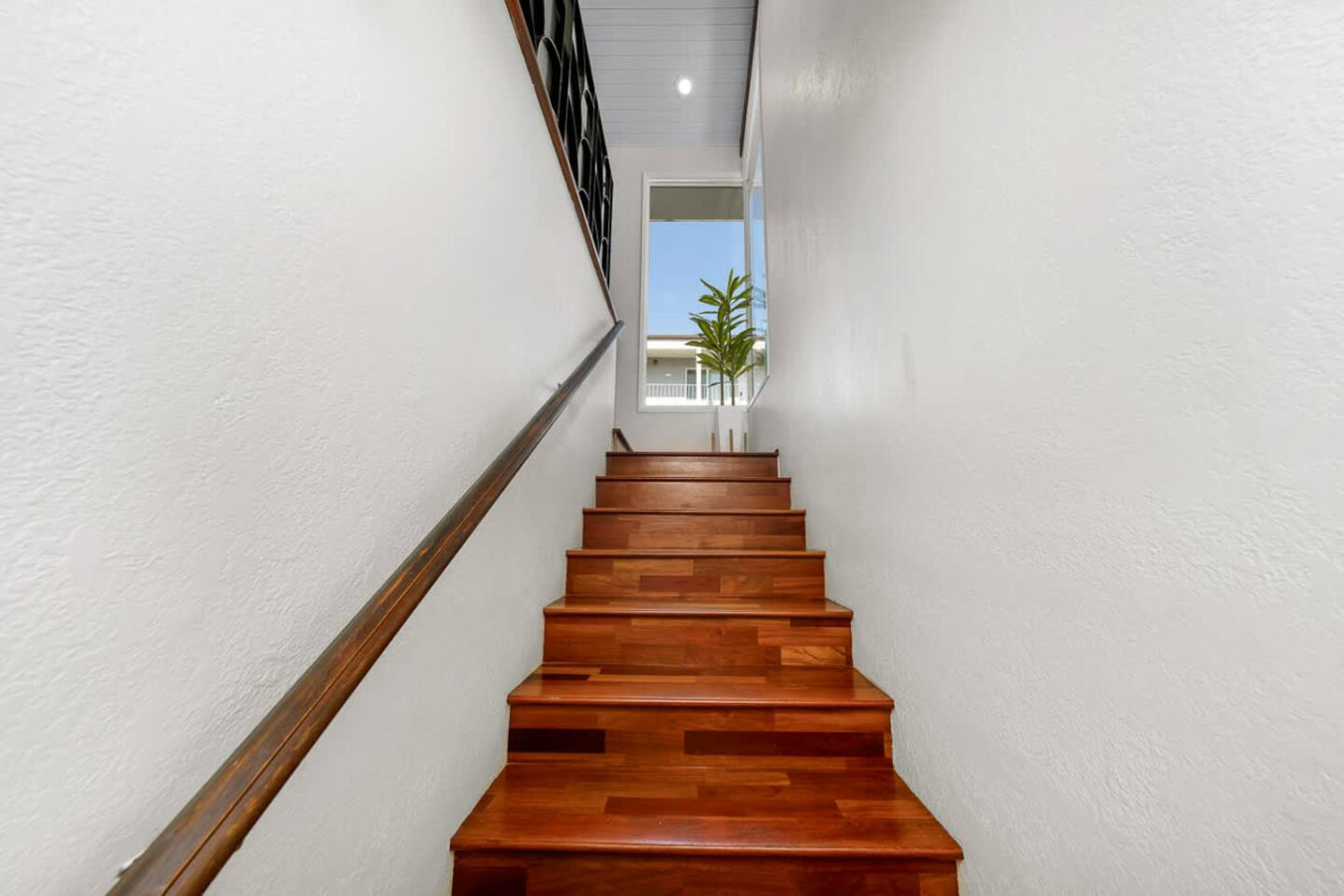 Sunny Beach Escape – Steps to Ocean & Bay 7