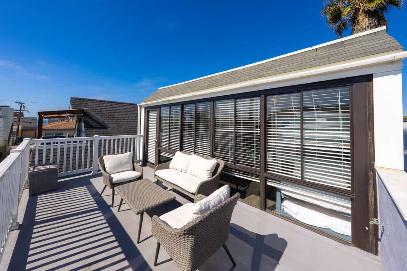 Sunny Beach Escape – Steps to Ocean & Bay 4