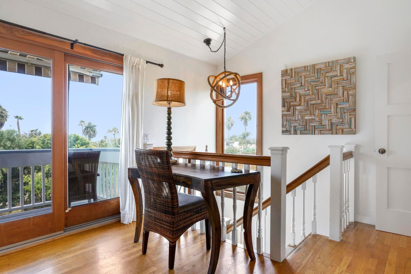 Darling Del Mar Beach Cottage with Ocean Views 9