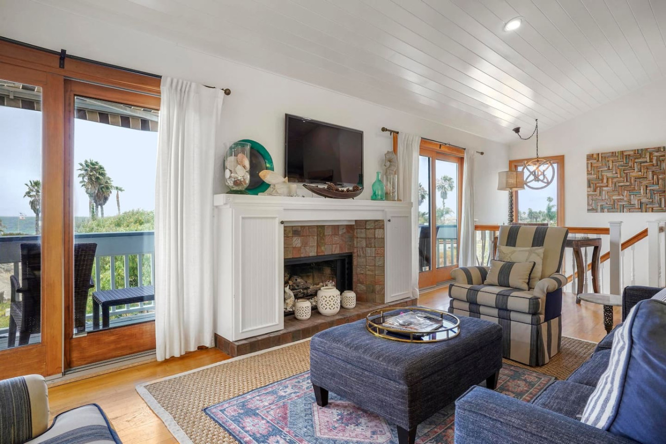 Darling Del Mar Beach Cottage with Ocean Views 2