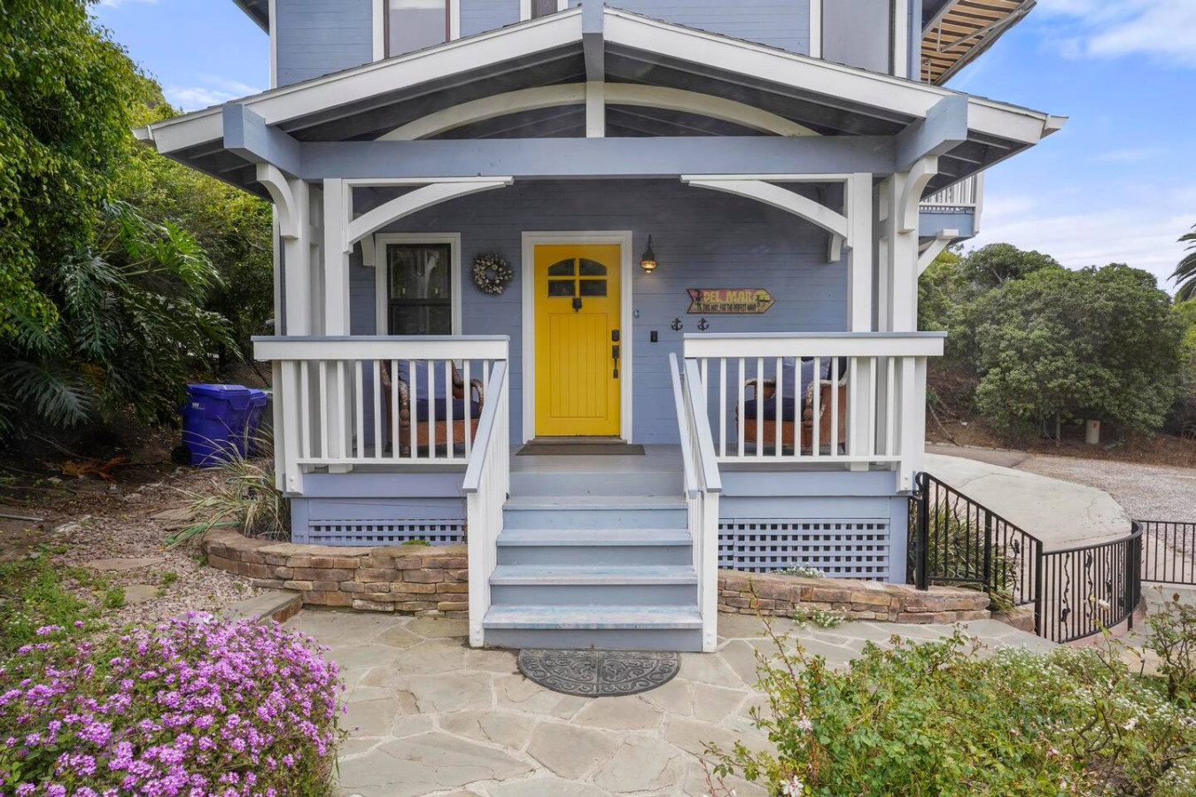 Darling Del Mar Beach Cottage with Ocean Views 3