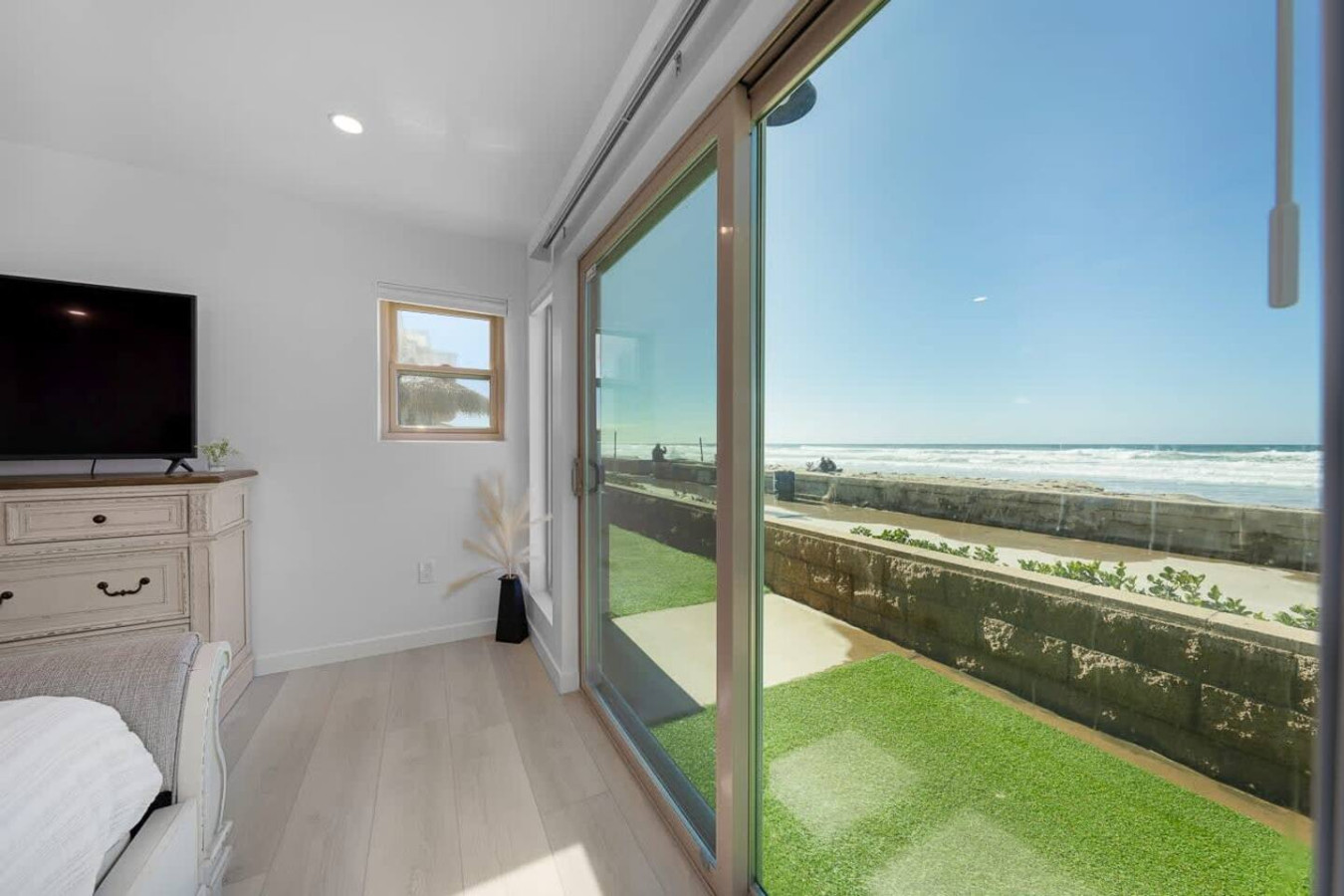 Family Ocean Front 3BR with Parking 5