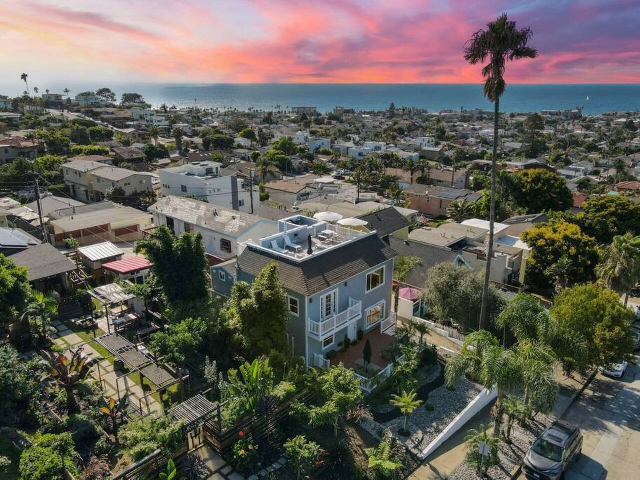The Big Kahuna w/ Roof Top 4