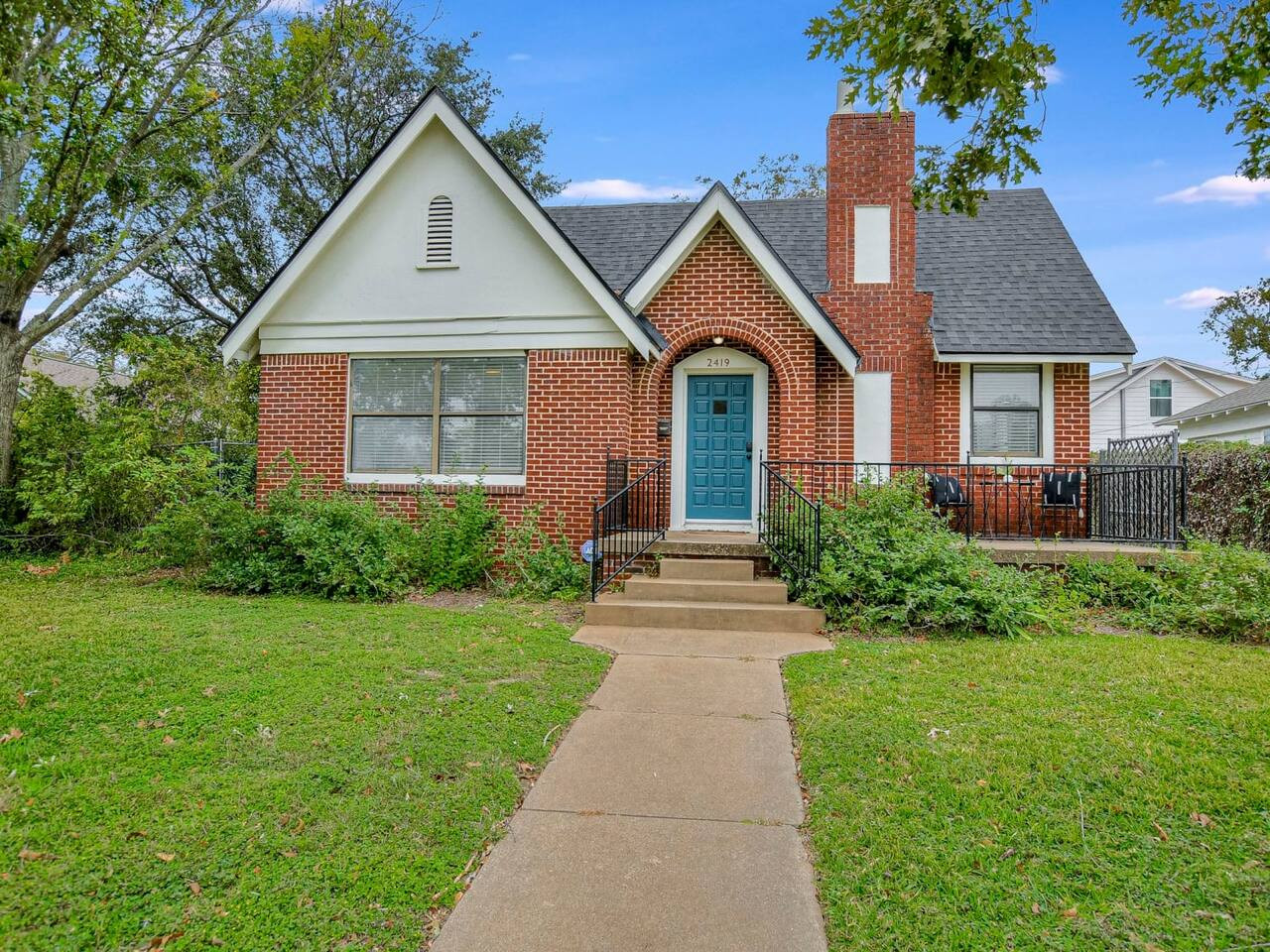 Cozy Tudor Bungalow In Waco - Waco, TX