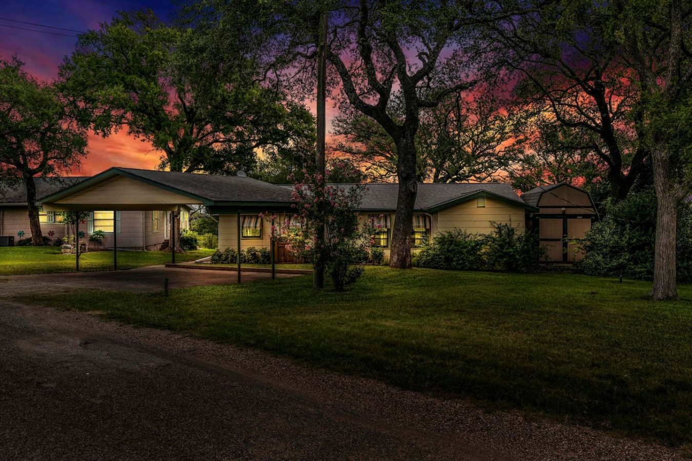 New! Edgewater Retreat Family Gathering Place - Lake Whitney, TX