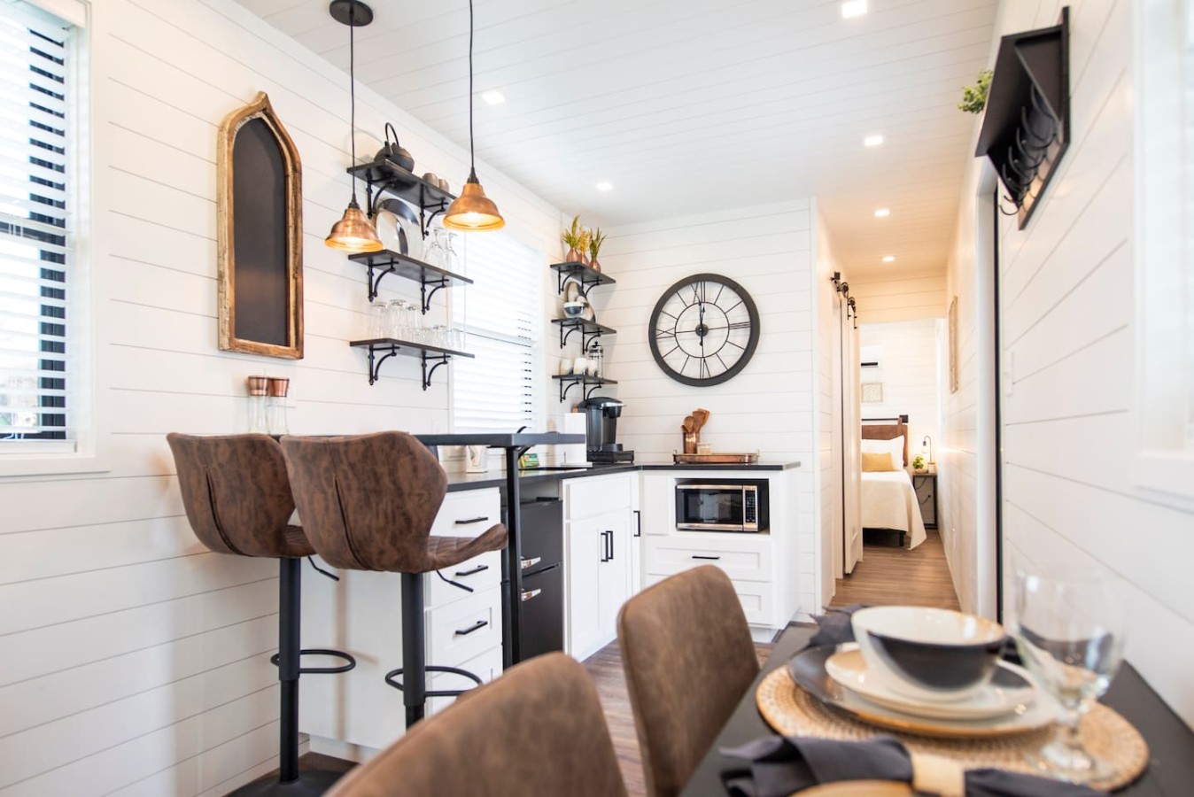 The Newtonian Tiny Container Home Near Magnolia - Waco, TX