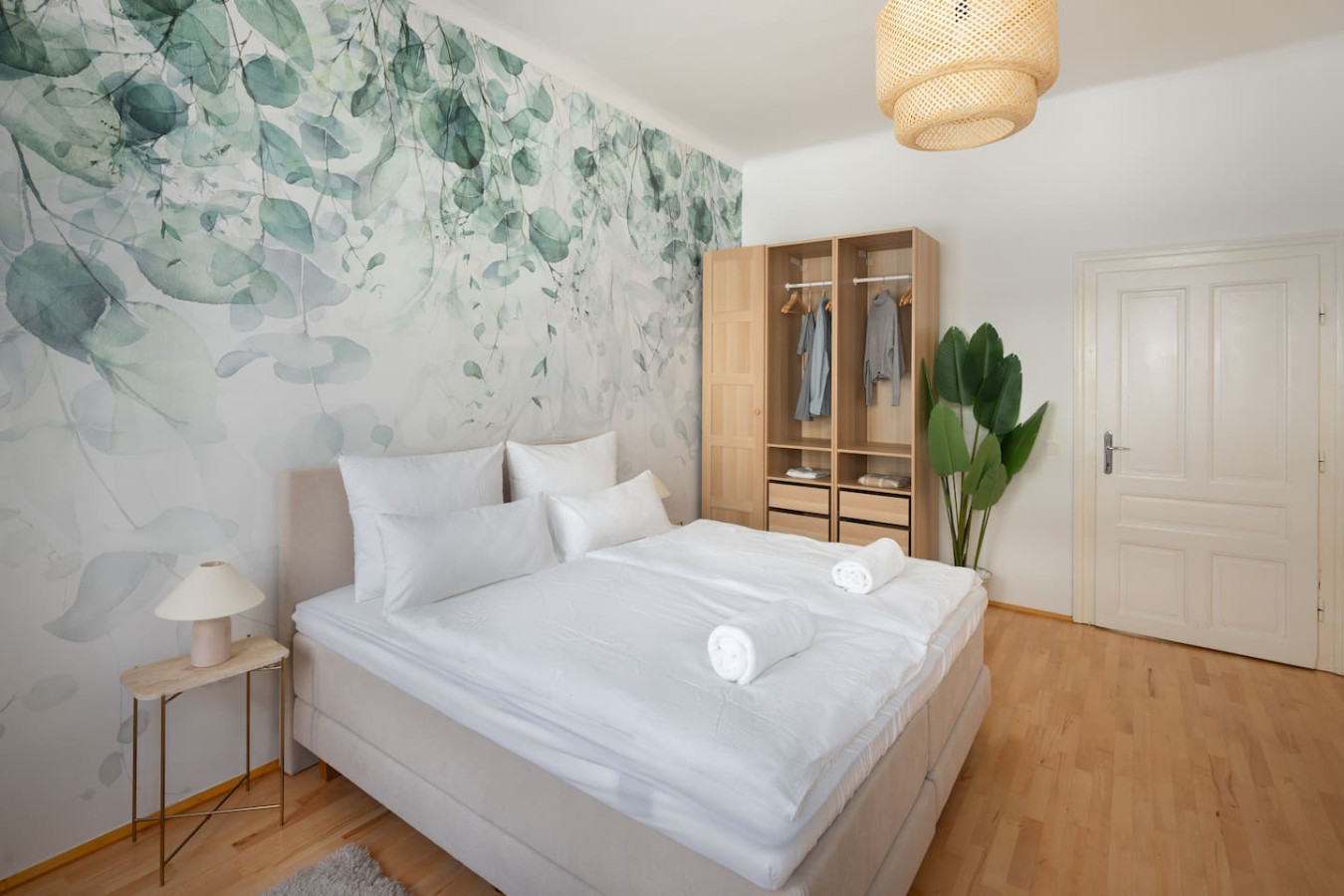 Stil Apartment|Premium-Boxspringbett|WiFi 250mbit - Bild 4
