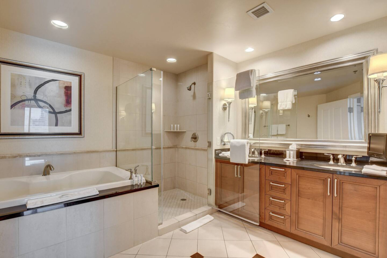 High Roller Studio On LV Strip-No Resorts Fee! — gallery photograph 5