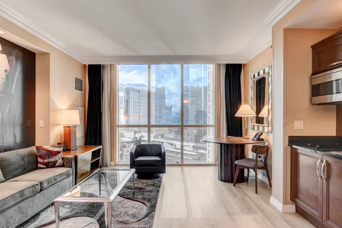 High Roller Studio On LV Strip-No Resorts Fee! — gallery photograph 7