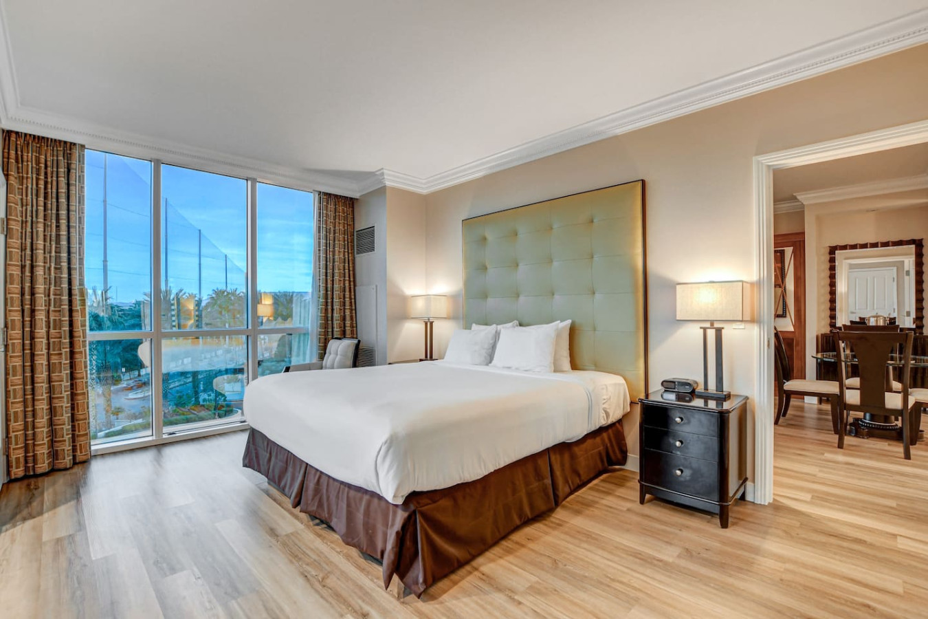 Best Location! MGM Signature Suite w/ Sphere View — gallery photograph 5