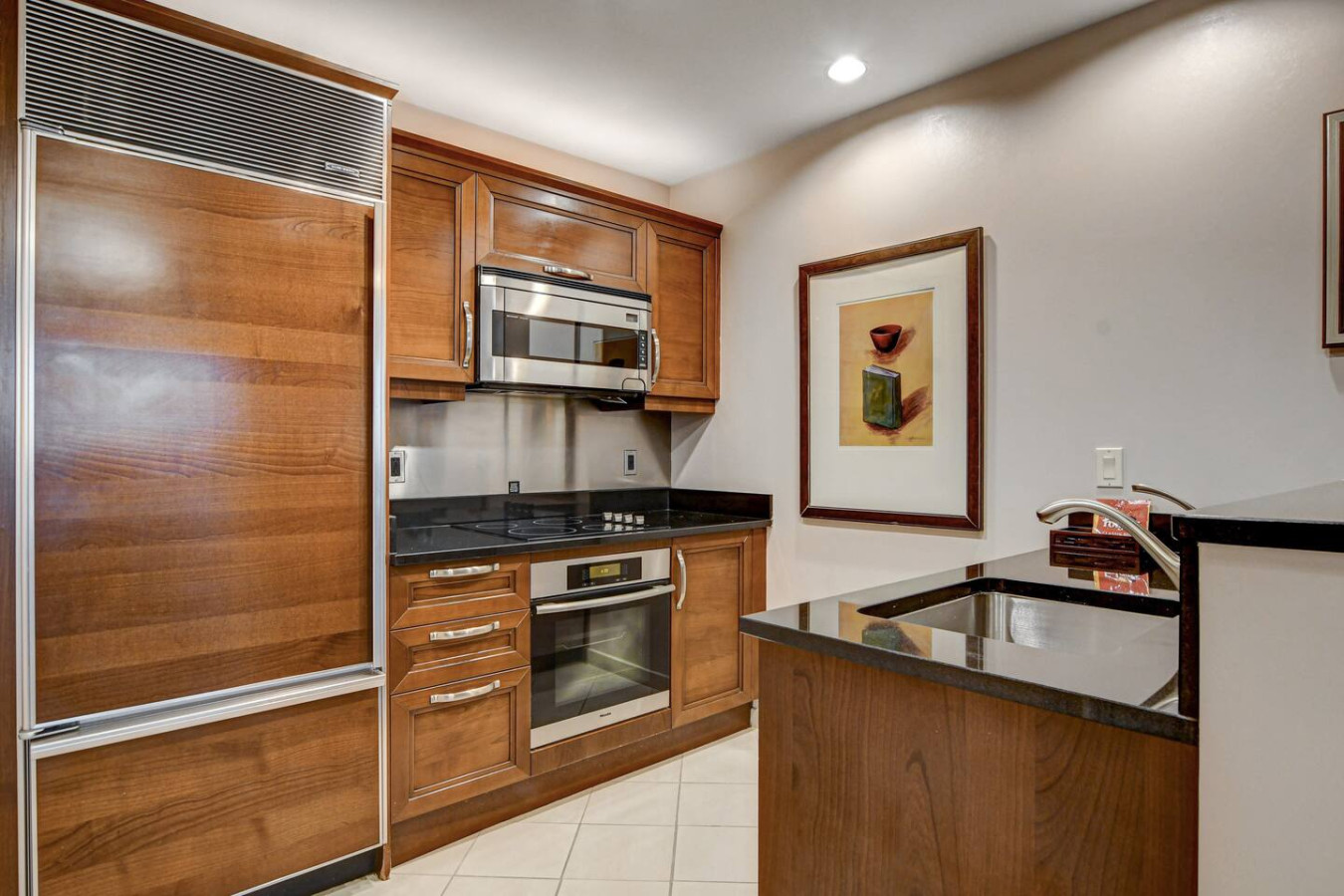 Best Location! MGM Signature Suite w/ Sphere View — gallery photograph 4