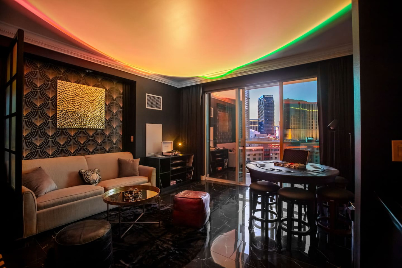 Lucky You! Double Balcony on Las Vegas Strip! — gallery photograph 6