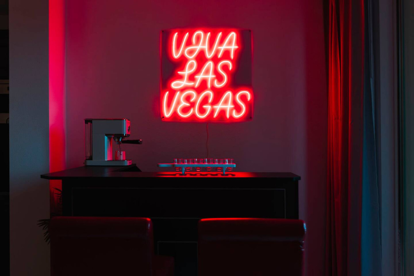 Lucky You! Double Balcony on Las Vegas Strip! — gallery photograph 4