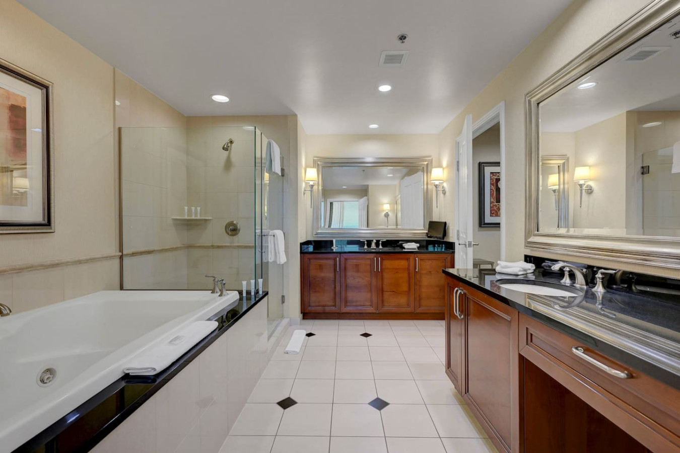 Jackpot! 34th floor Penthouse on Vegas Strip! — gallery photograph 3