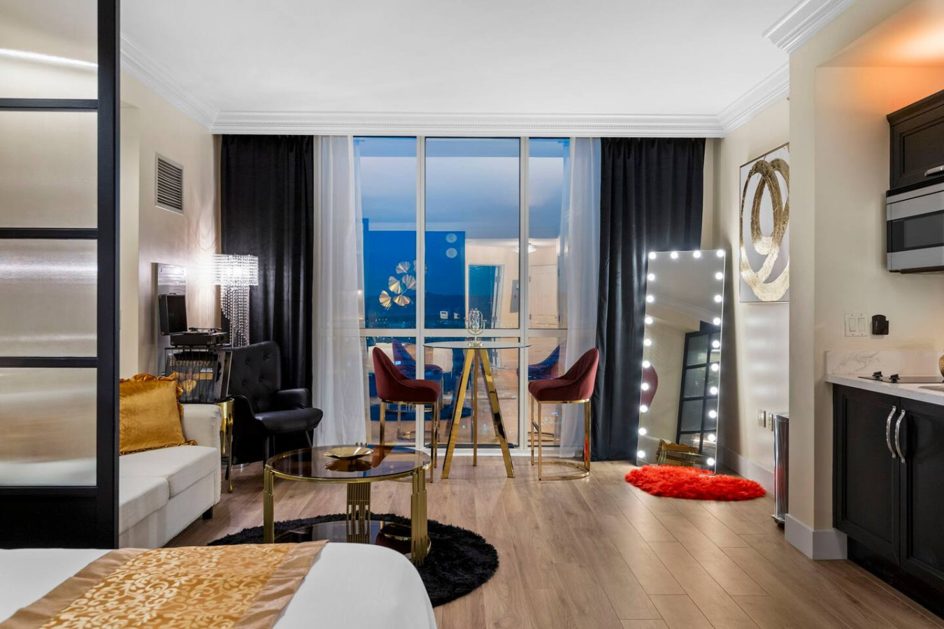 Most Unique Penthouse on Las Vegas Strip! — gallery photograph 5