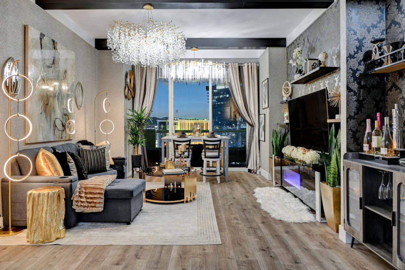 Luxurious 34th Floor Penthouse on LV Strip! — gallery photograph 3