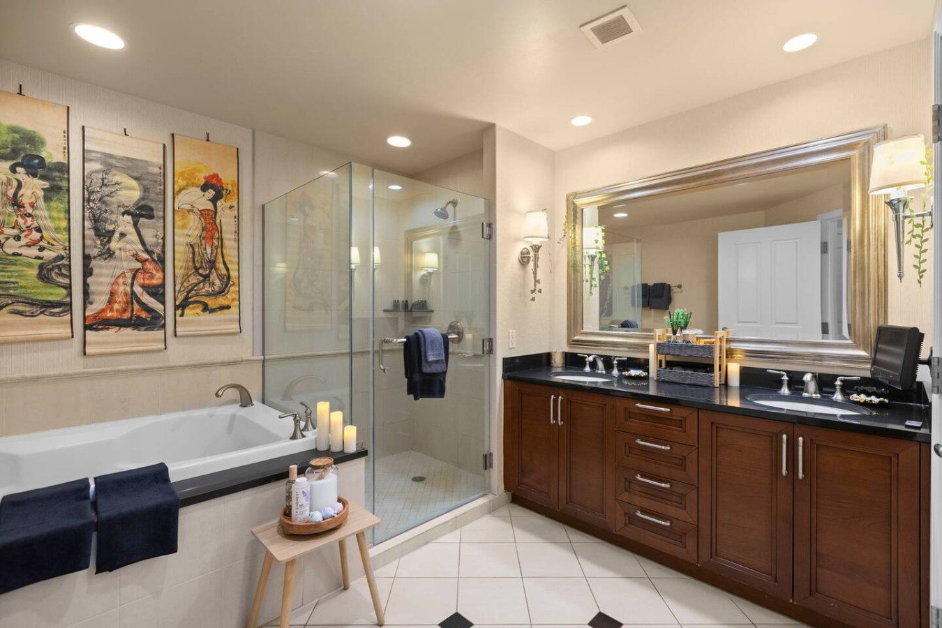 Zen Spa Suite — property photograph