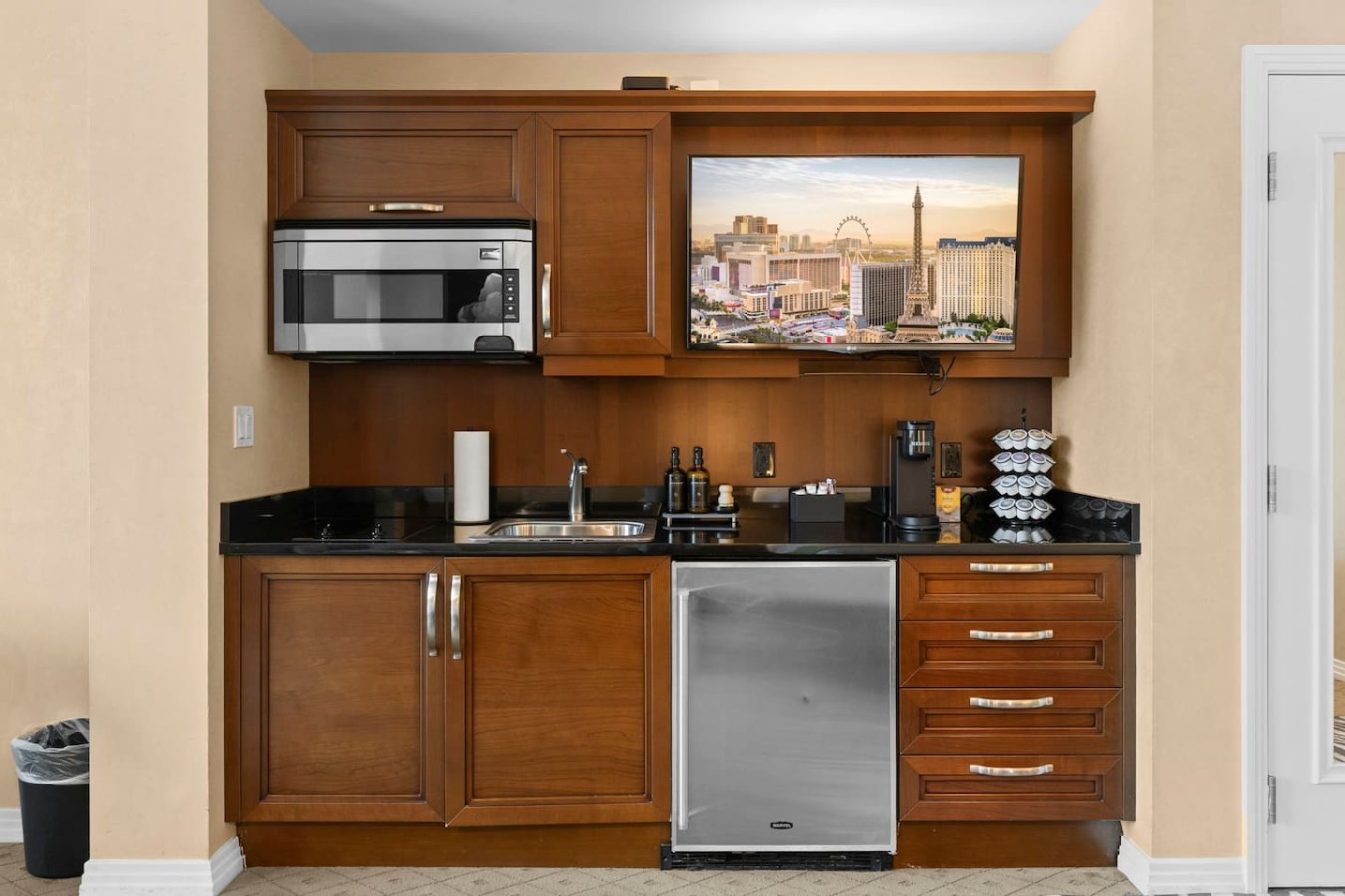 Zen Spa Suite / On the Strip / Amazing View! — gallery photograph 5