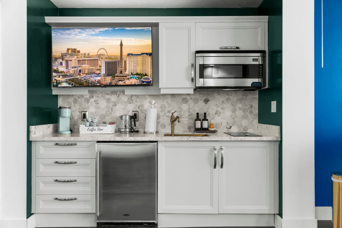 Hidden Gem! On LV Strip / Lazy River + Free Valet — gallery photograph 3