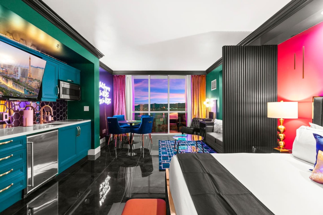 The Joker Suite On LV Strip/LazyRiver/Remodeled — gallery photograph 7