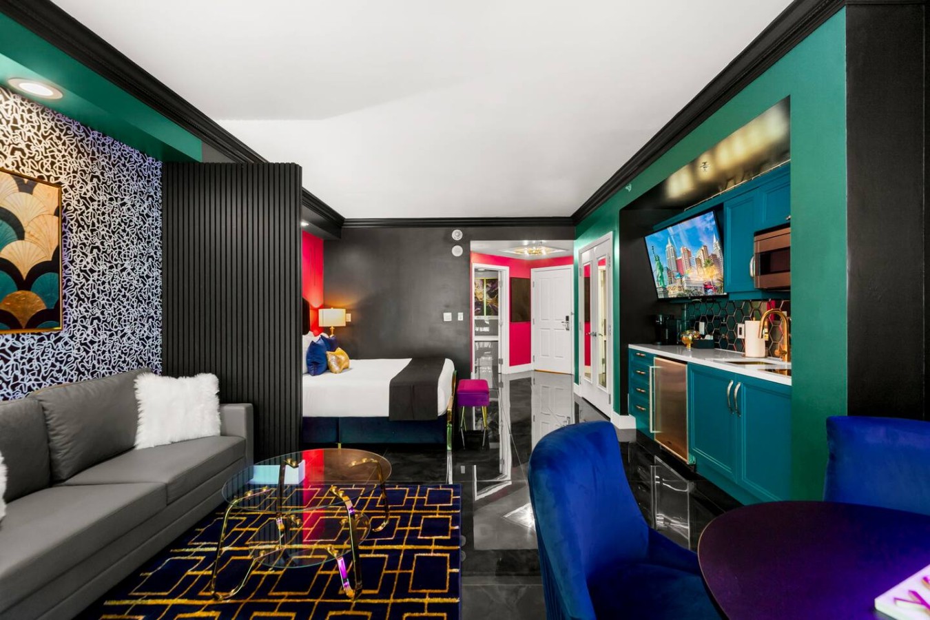 The Joker Suite On LV Strip/LazyRiver/Remodeled — gallery photograph 2