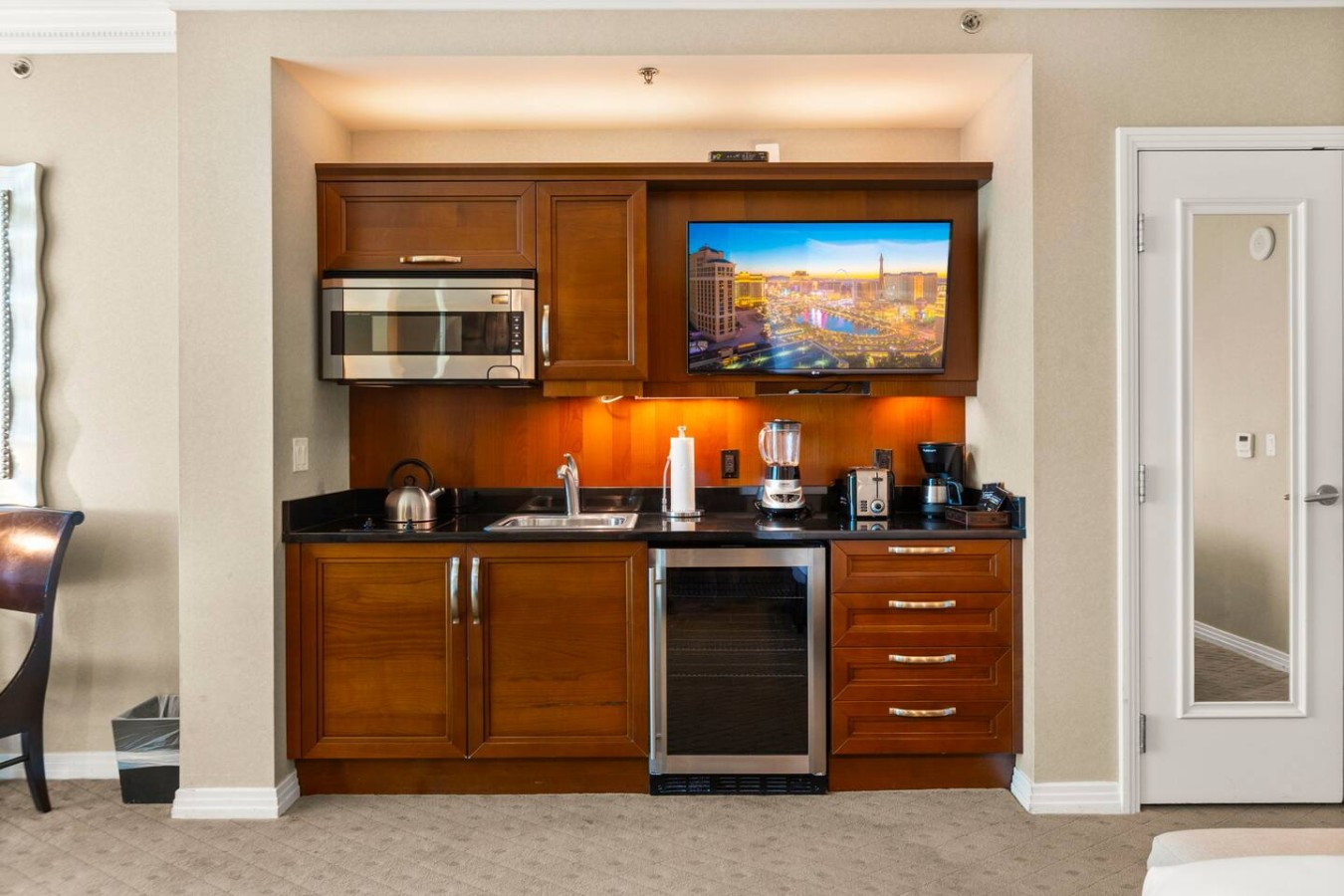 On LV Strip + Resort Access | Signature MGM — gallery photograph 2