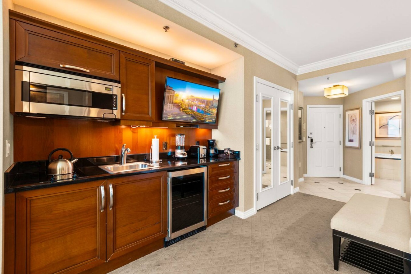 On LV Strip + Resort Access | Signature MGM — gallery photograph 7