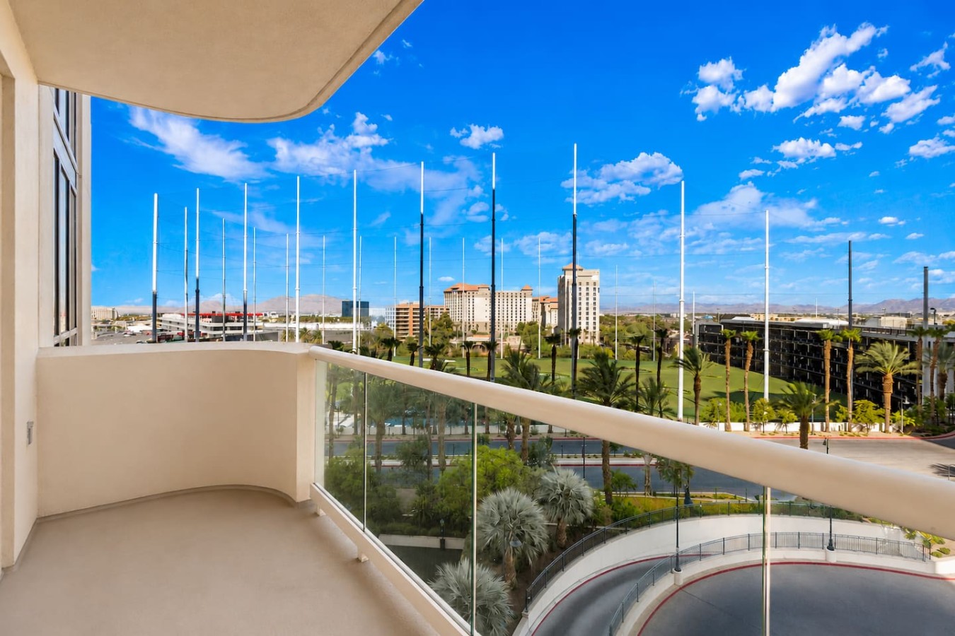 Sphere View King Suite|On Strip| Lazy River/POOL! — gallery photograph 5