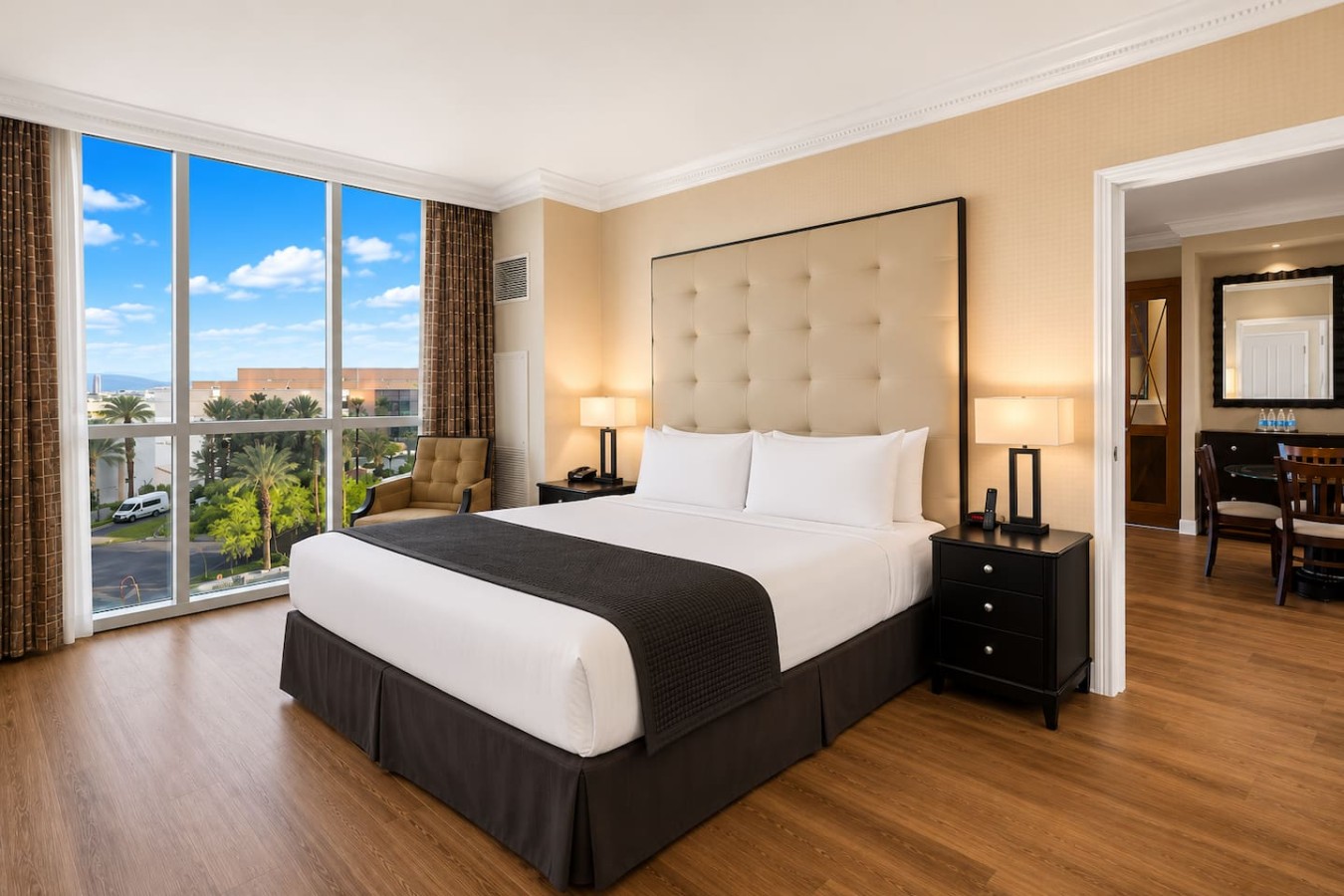 Sphere View King Suite|On Strip| Lazy River/POOL! — gallery photograph 6
