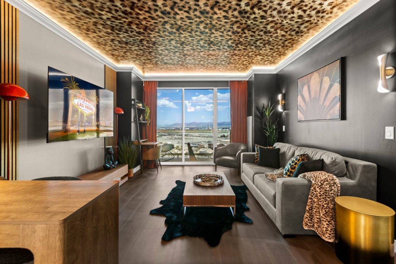 The Leopard Lounge — property photograph