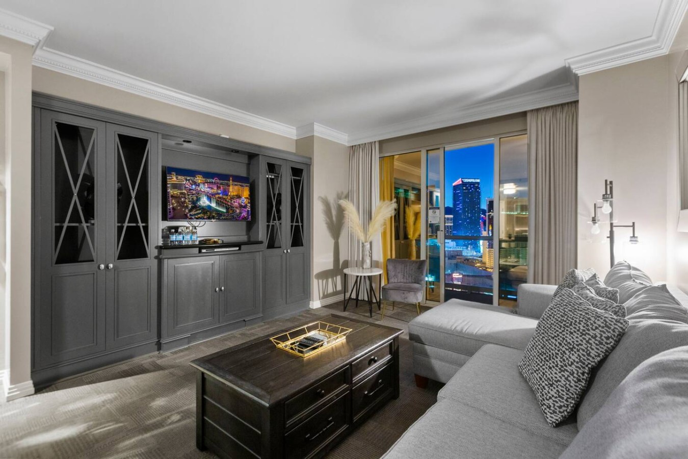 Strip View Suite|On LV Strip w/Balcony/LazyRiver — gallery photograph 5