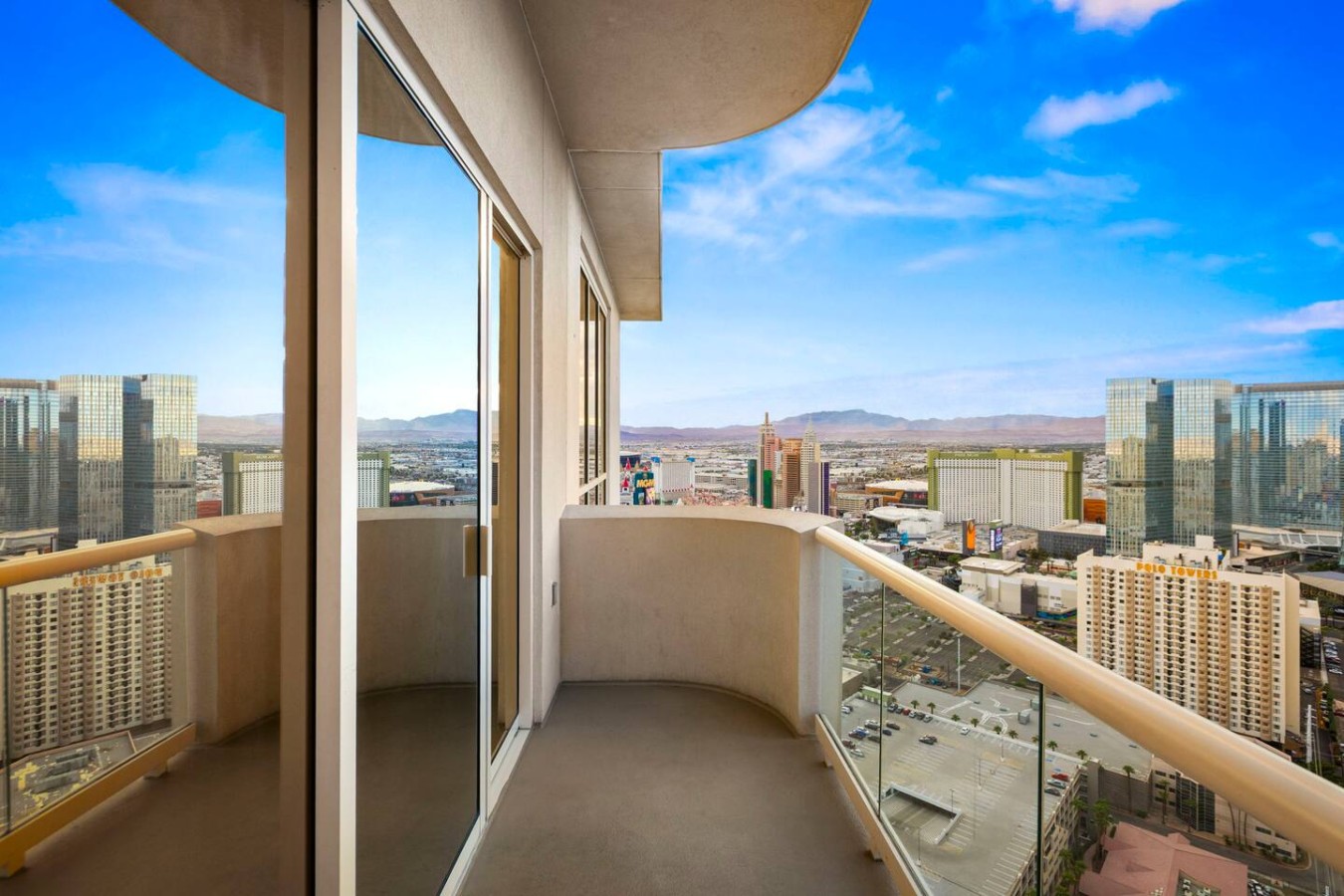 38 Floors Above Vegas | Epic Strip Views — gallery photograph 6