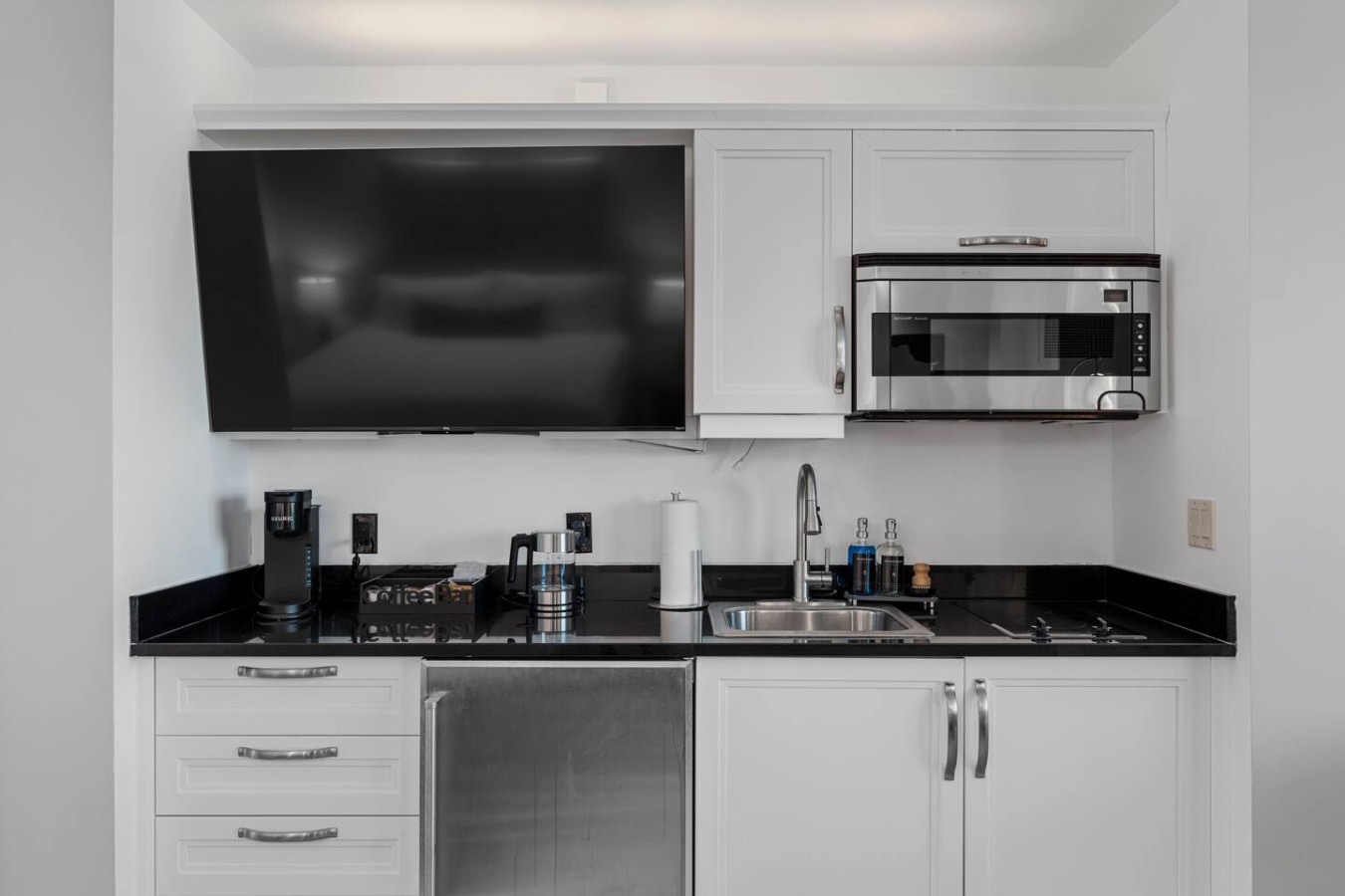 Modern Vegas Escape|Private Balcony+Strip Views! — gallery photograph 5