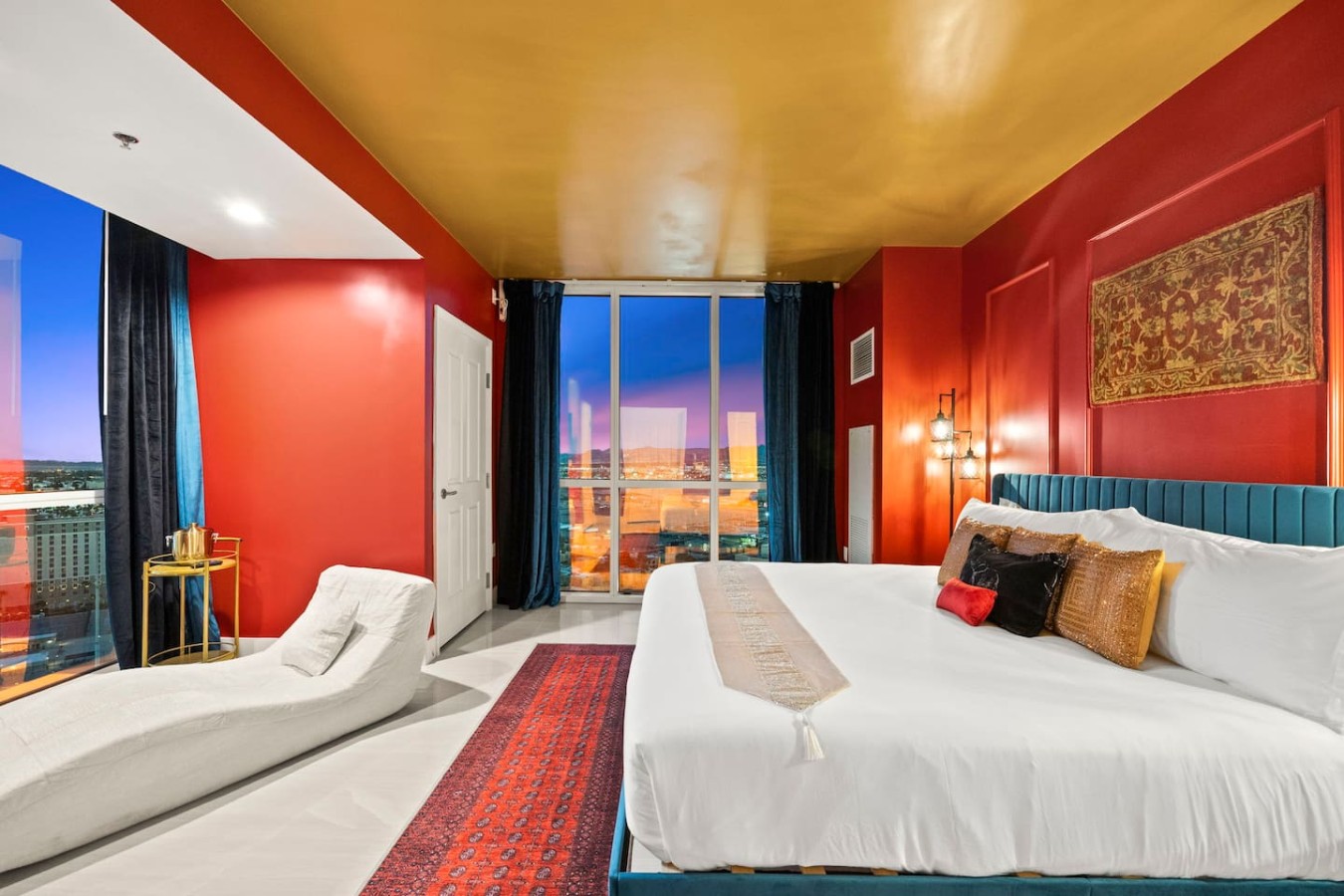 Palace in the Sky|Vegas Strip Balcony/Sphere/Pools — gallery photograph 3