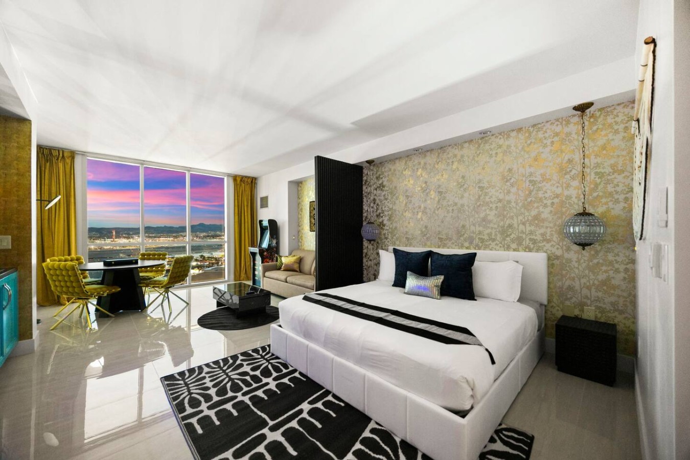 Palace in the Sky|Vegas Strip Balcony/Sphere/Pools — gallery photograph 7