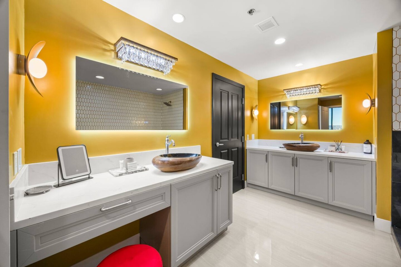 Palace in the Sky|Vegas Strip Balcony/Sphere/Pools — gallery photograph 5