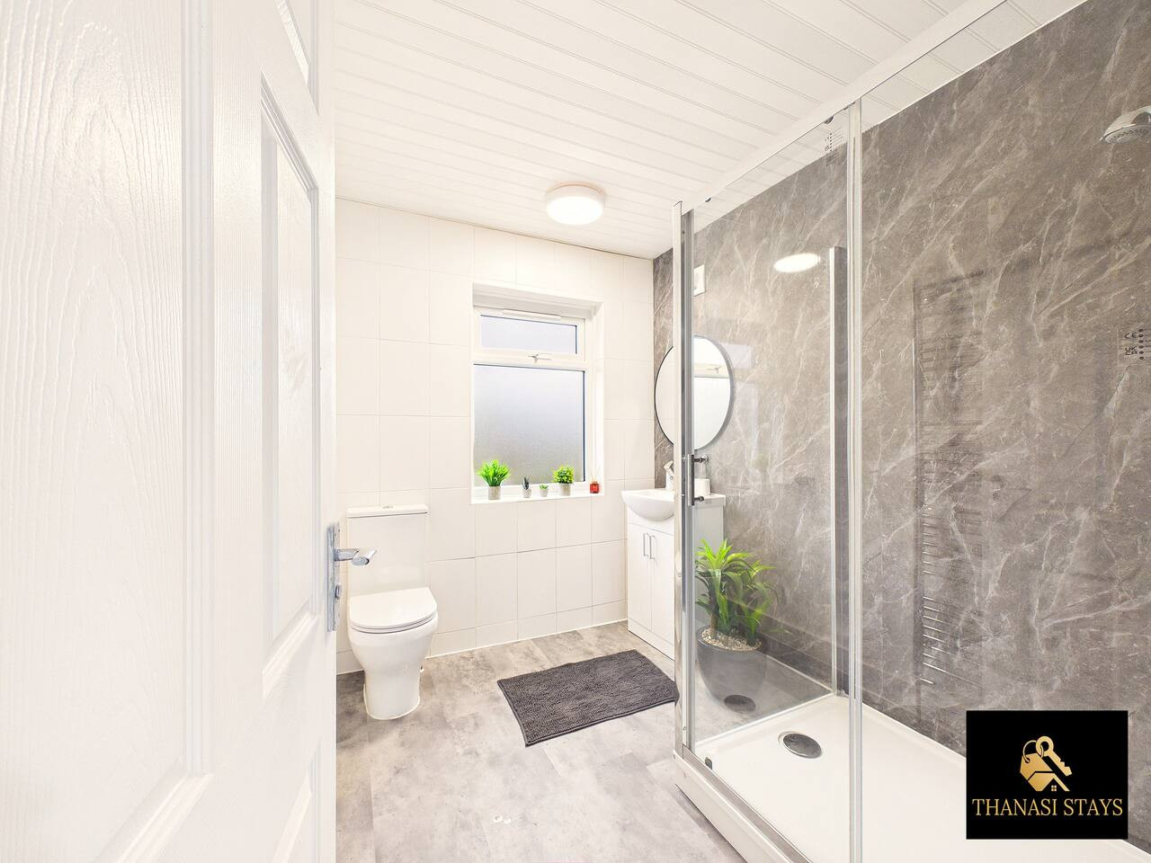Spacious 3BR House | Parking | Sleeps 6| Close to Glenfield Hospital in Groby Road 390 - Property image 6 - VivreStays