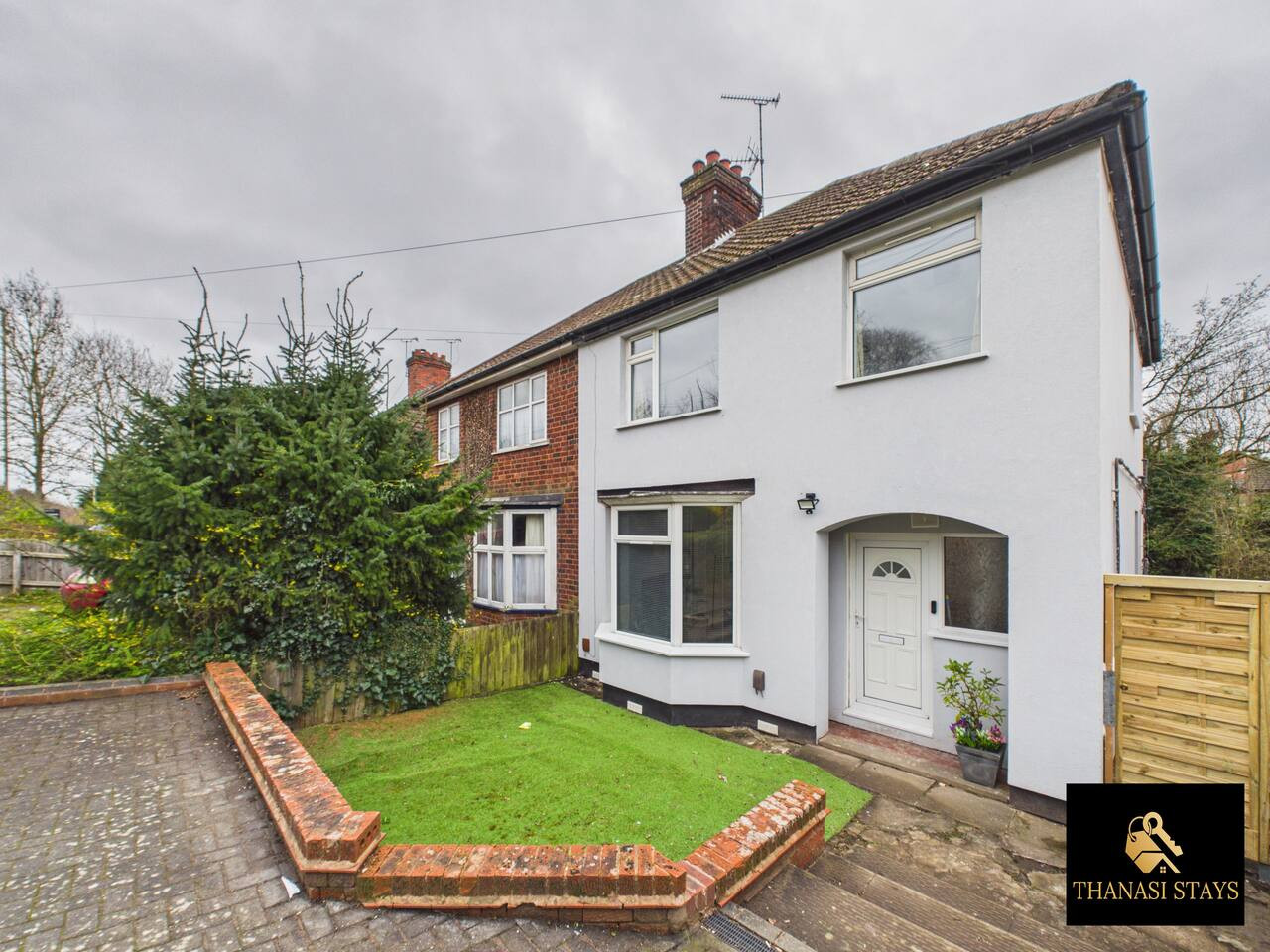 Spacious 3BR House | Parking | Sleeps 6| Close to Glenfield Hospital in Groby Road 390 - Property image 7 - VivreStays