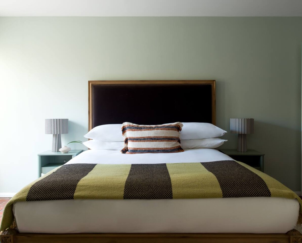 Notting Hill Mews House, sleeps 8 in 3 Dunworth Mews W11 1LE - Property image 12 - VivreStays