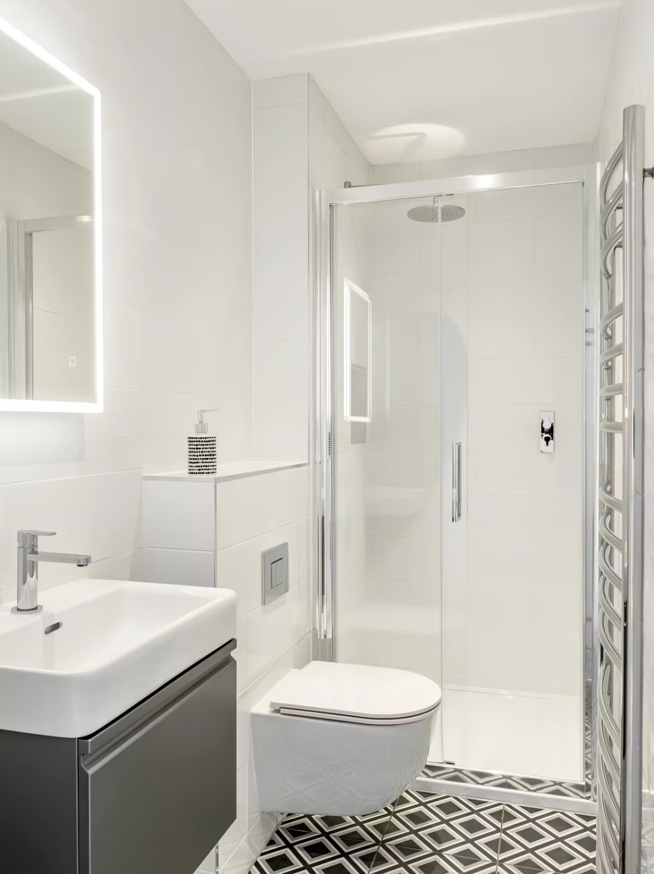 Bright Chelsea apt & sun terrace in 17 Callow Street SW3 6BJ - Property image 11 - VivreStays
