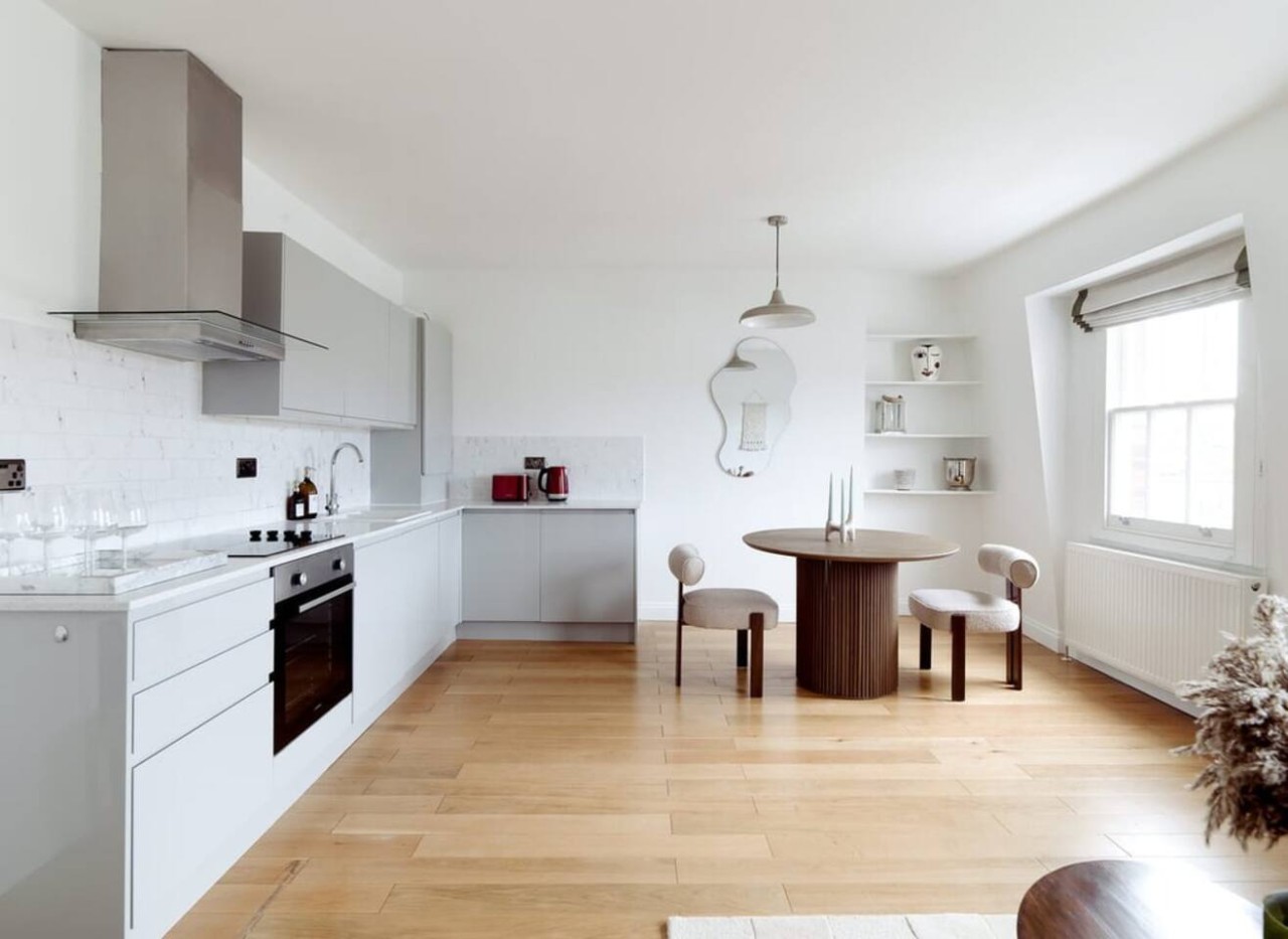 Bright Chelsea apt & sun terrace in 17 Callow Street SW3 6BJ - Property image 8 - VivreStays